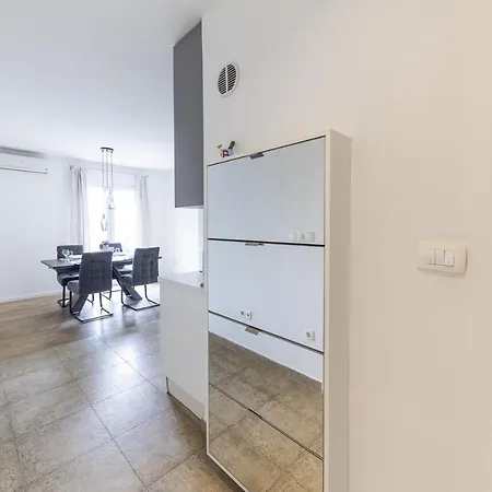 Alan Apartment