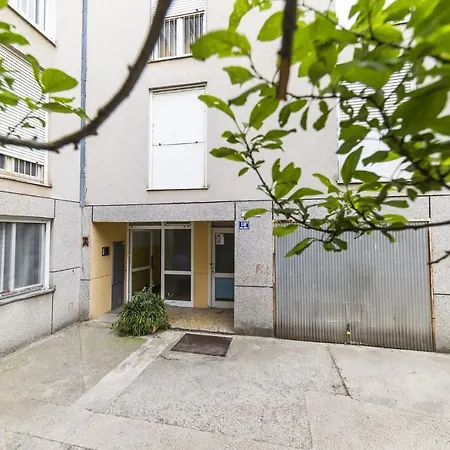 Alan Apartment